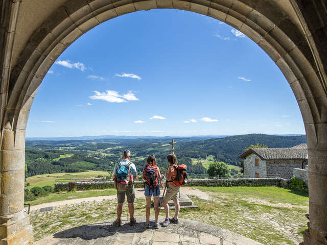 GR® 765 et Chemin de St-Jacques-de-Compostelle Cluny/Le Puy-en-Velay Etape Marols - Usson en Forez - Branche Ouest