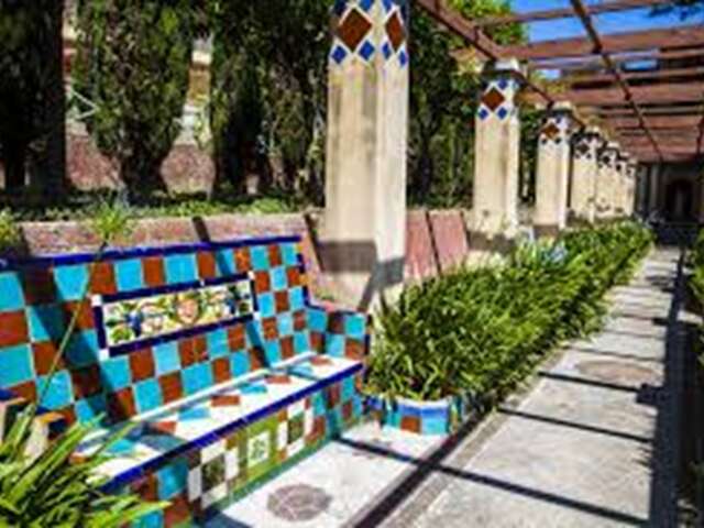 Guided tour: The Fontana Rosa garden, the garden of novelists