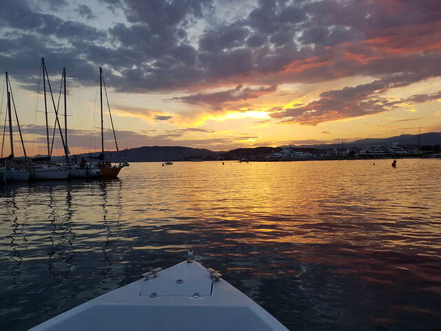 Location de bateau sans permis à Cannes - Coucher de soleil 2h avec Solar Boat