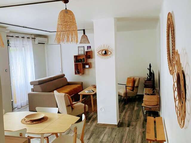 Une Calanque au Cœur de la Ville