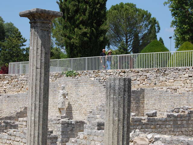 Summer guided tours of the ancient site of La Villasse