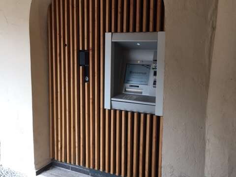 ATM (Port Grimaud-Place du Marché)