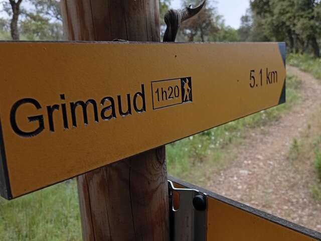 Sentier de la Garde-Freinet à Grimaud par les Vernades