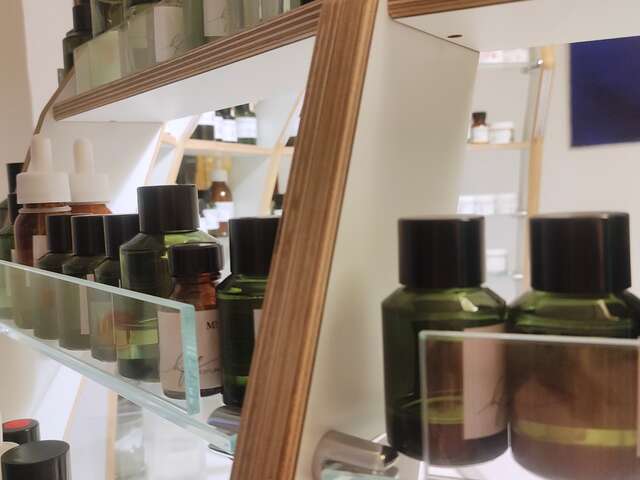 Visite de l'atelier de la Parfumeure – L'Horloge de Flore - Grasse