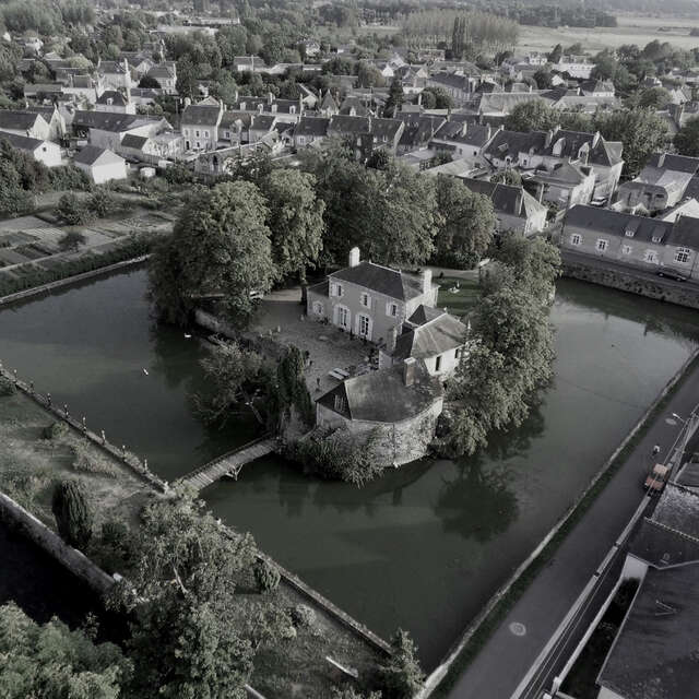 Les Douves