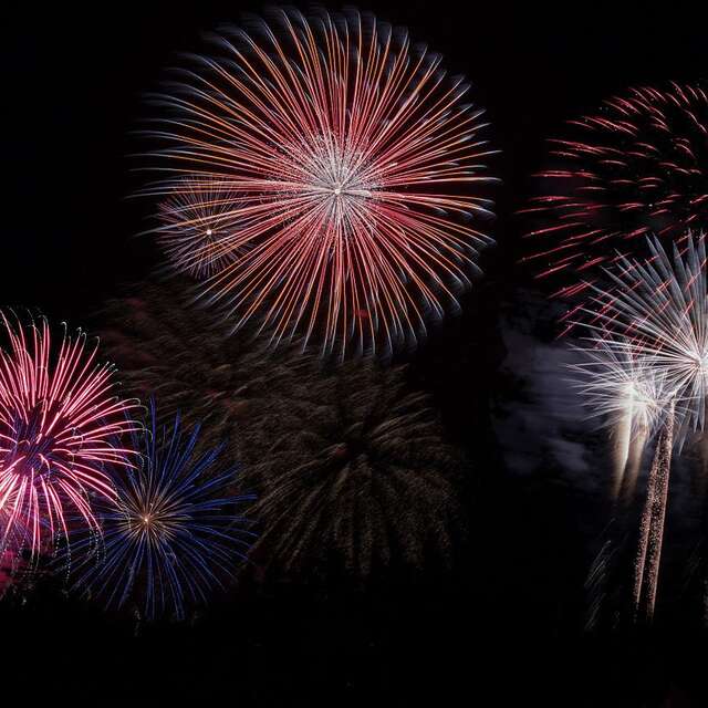 Retraite aux flambeaux et feu d'artifice