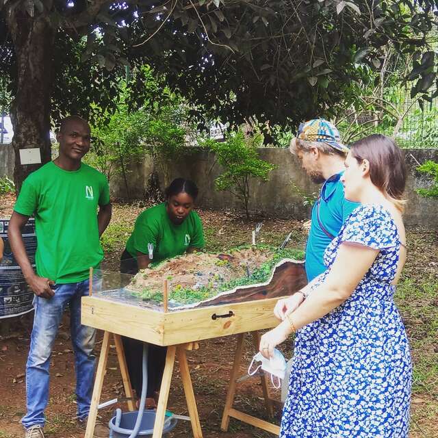 LES NATURALISTES
