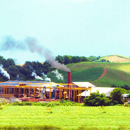 Le Galion distillery and sugar refinery