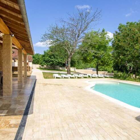 Gîte de charme La Noyeraie , piscine chauffée proche de Sarlat