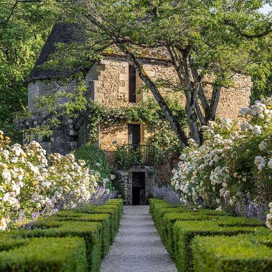 Chasse aux oeufs et décoration d'oeufs de Pâques - Châteaux en fête