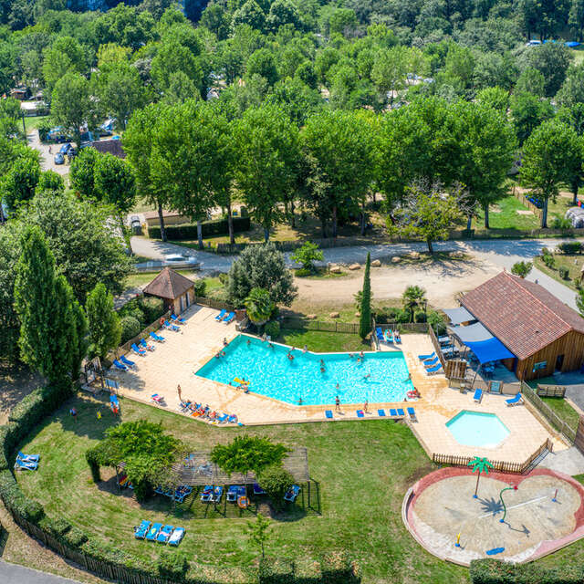 Camping le Rocher de la Cave