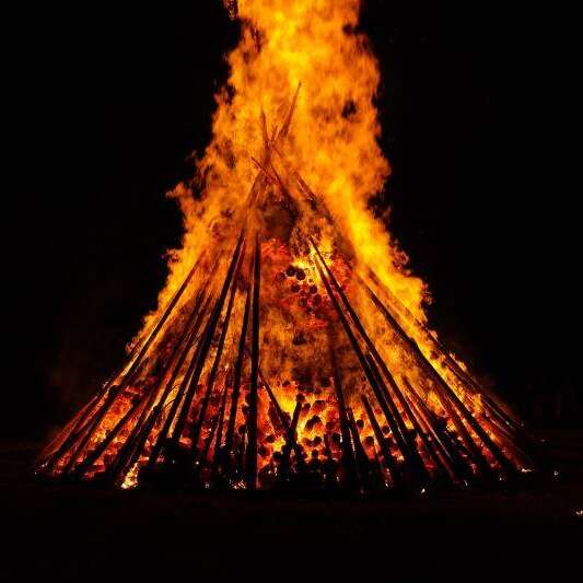 Feu de la Saint Jean à Marquay