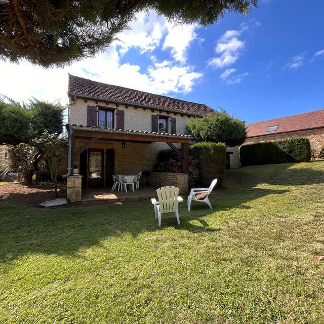 Lapervoisie 1 jardin  piscine et proche de Sarlat