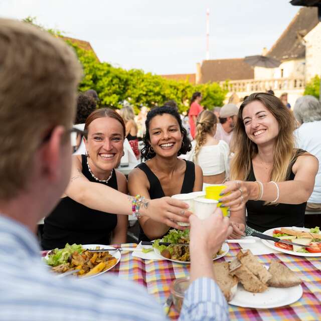 Marché gourmand nocturne à Peyzac le Moustier