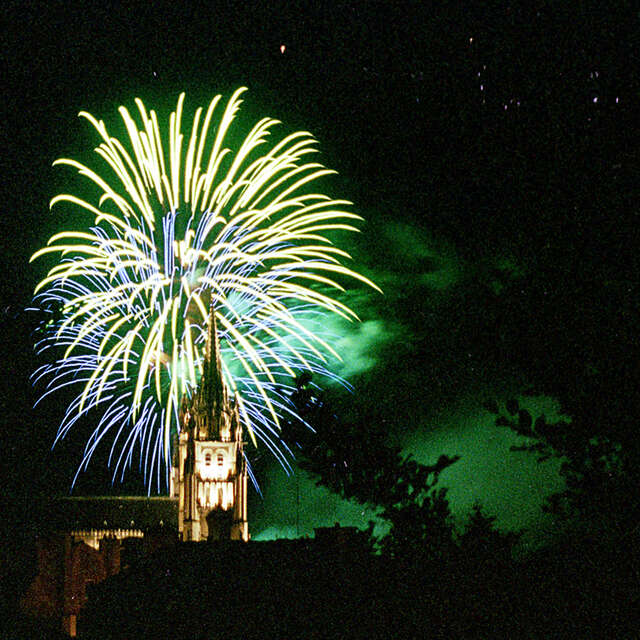 FEU D'ARTIFICE ET BAL