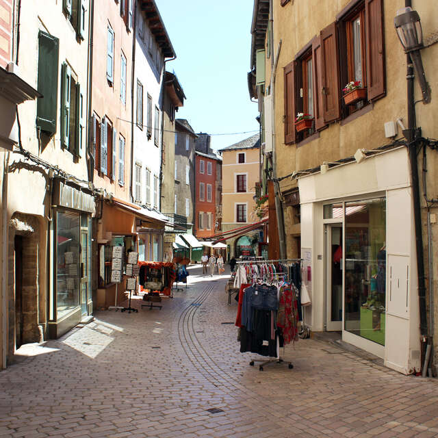 LA BRADERIE NOCTURNE DE LA PLACE AU BEURRE