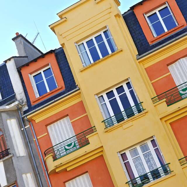Visite le quartier de l'amphithéâtre à la loupe