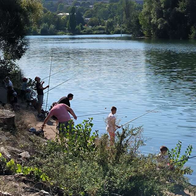Initiation à la pêche en famille