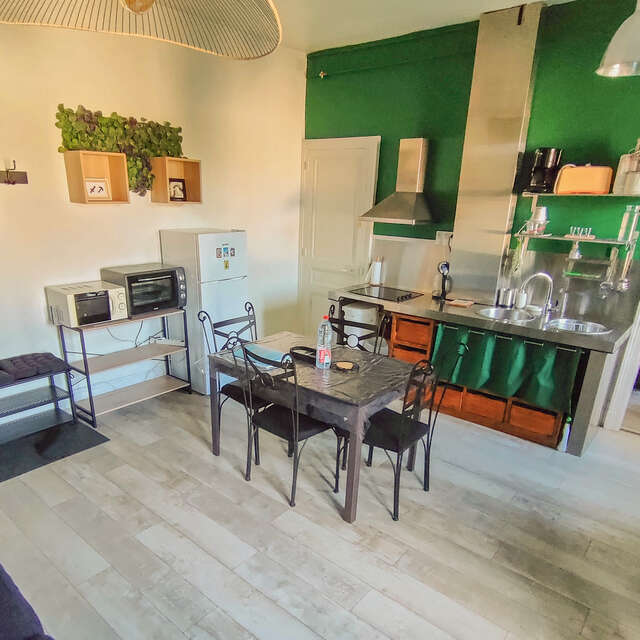 Meublé Jeunechamp Arthur