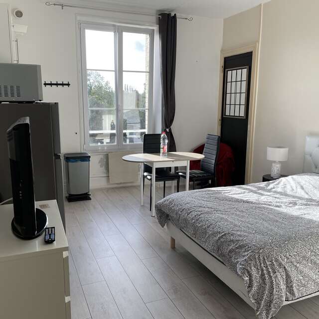 Meublé combeau sylvie - studio