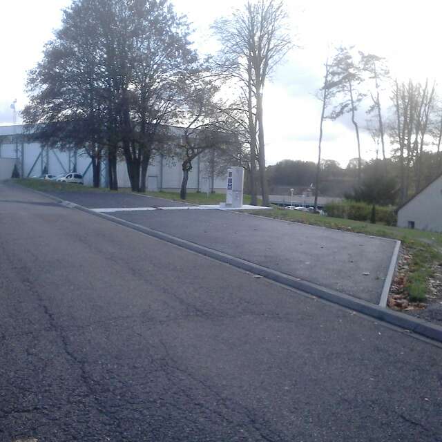 STATIONNEMENT DE CAMPING CAR