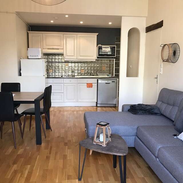 Meublé combeau sylvie - t2 104