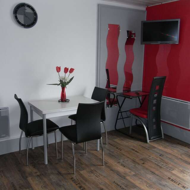 Meublé perru pierre - le moderne