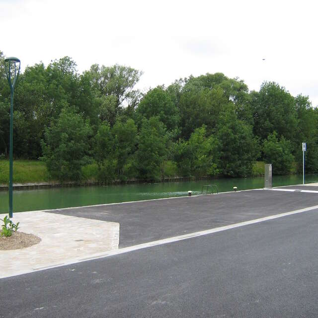 Aire de service et de  stationnement