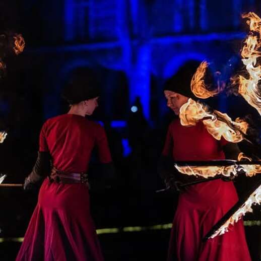 Pheniksi - spectacle de jonglerie de feu