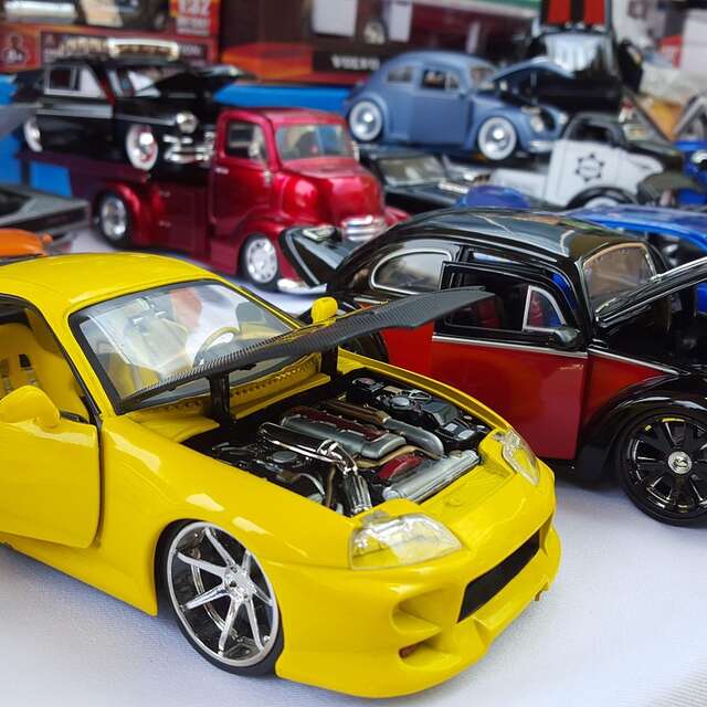 Ausstellung: Vroum, kleine Autos und große Kinder