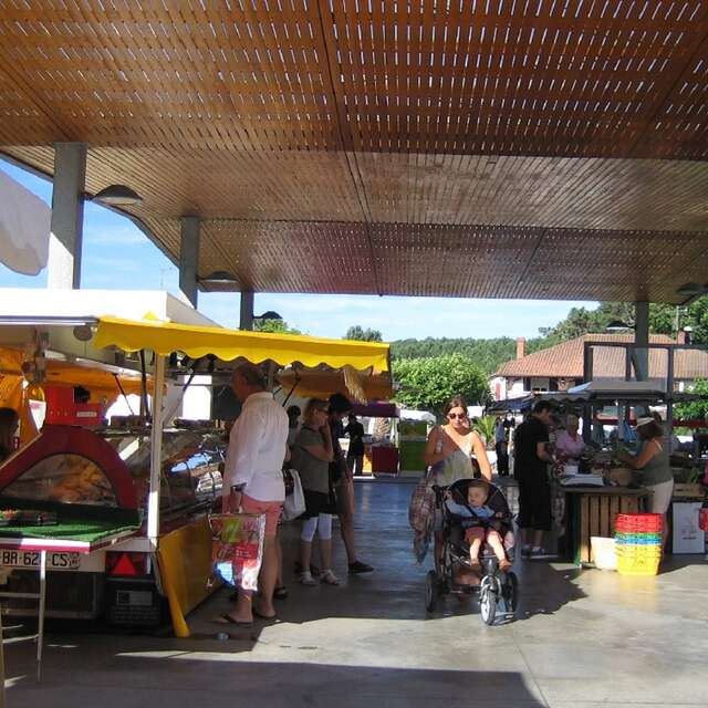 Marché à l'année de Seignosse