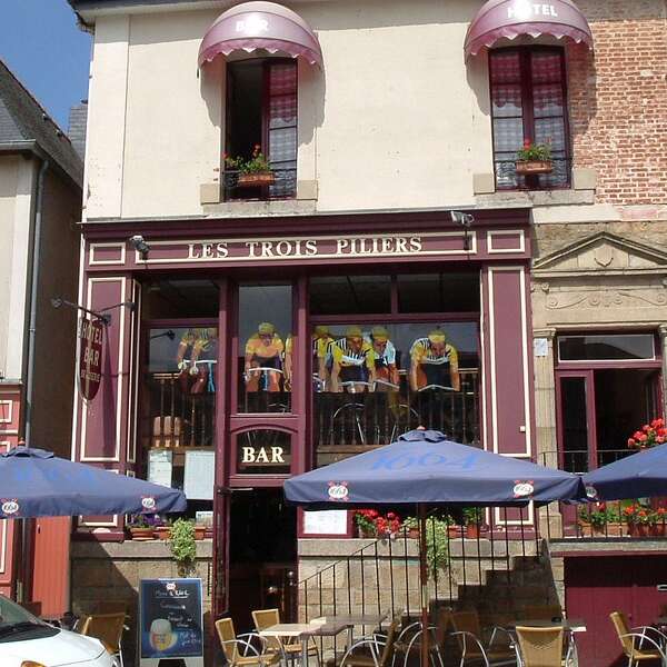 Les Trois Piliers