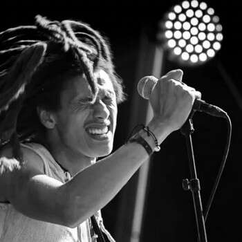 Idriss Saral and The Roots