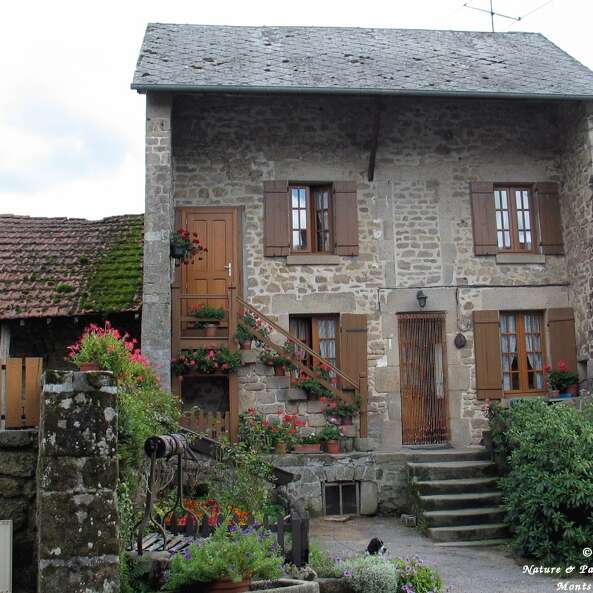 Maucloup et ses maisons marchoises