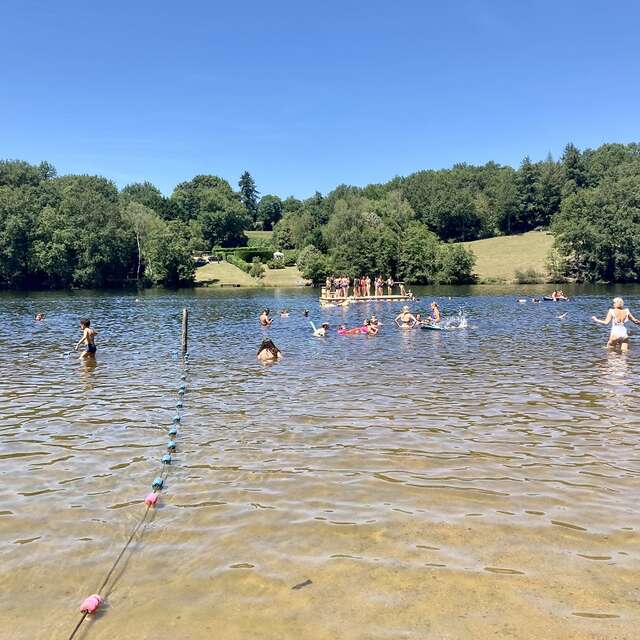 Plage du lac de Ste Hélène, à Bujaleuf