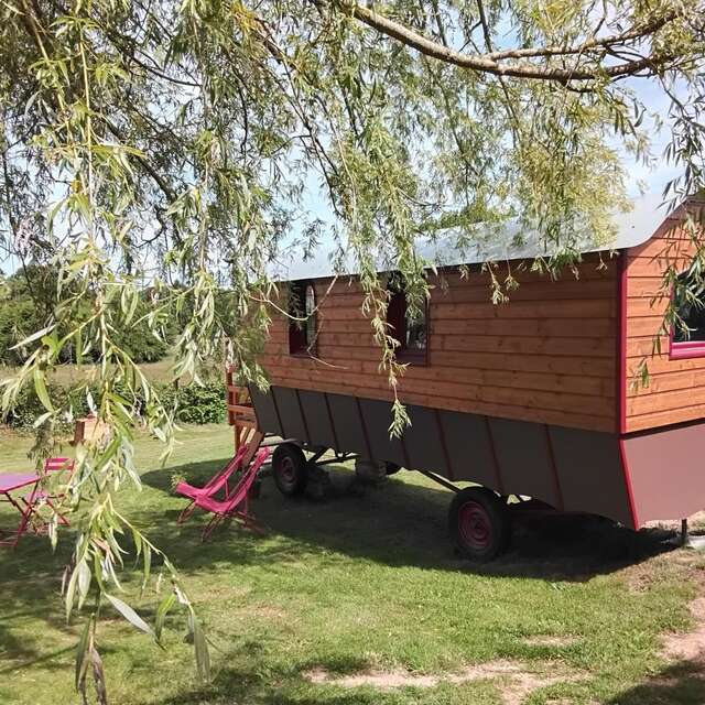 LA ROULOTTE VUE SUR LA CAMPAGNE