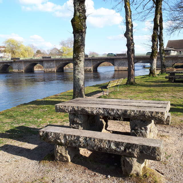 Aire de pique-nique des bords de Vienne - rive gauche
