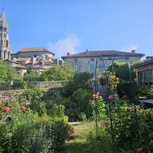 Sous le clocher