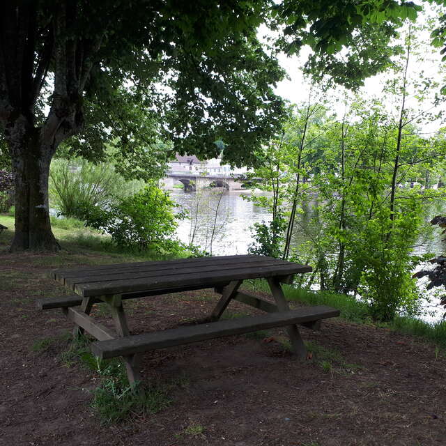Aire de pique-nique des bords de Vienne - rive droite