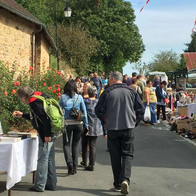 Vide-greniers village au Pays de l'or