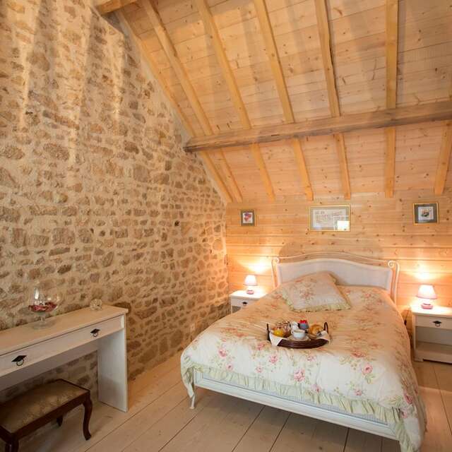 Location J.P Deras suite  Mary Cassatt