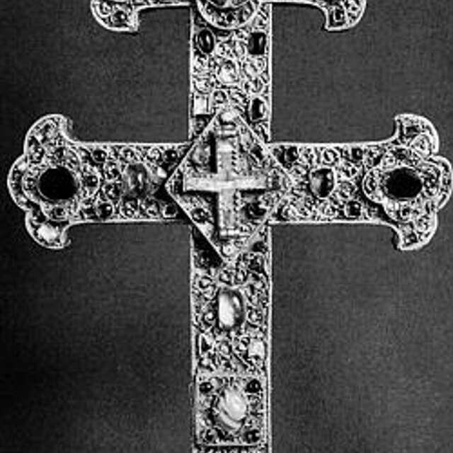 Croix reliquaire Eglise de Gorre