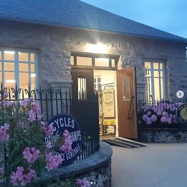 Visite du Musée du Vélo du Haut Limousin et découverte de l'architecture de ses bâtiments