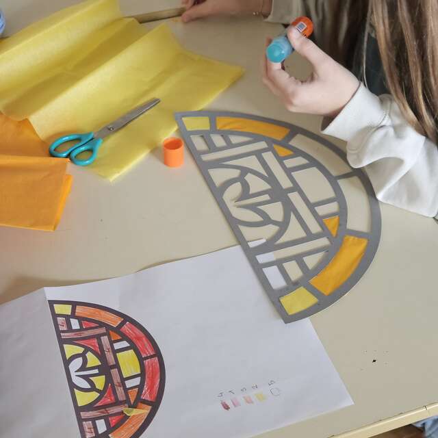 Atelier vitrail enfant 6-12 ans : Art déco et chocolat chaud