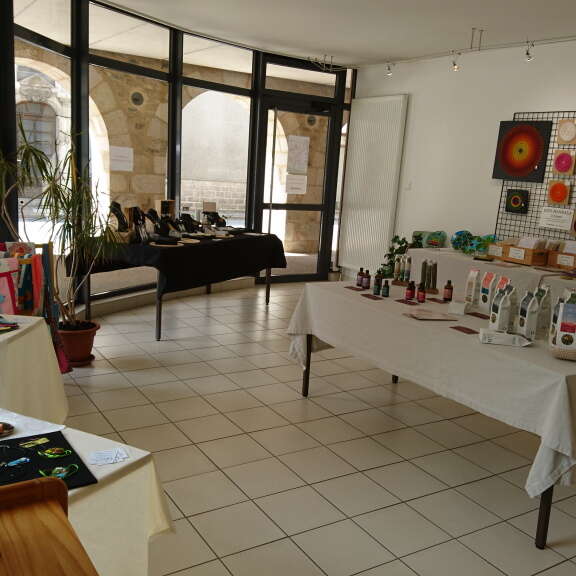 Boutique estivale d'artisanat d'art