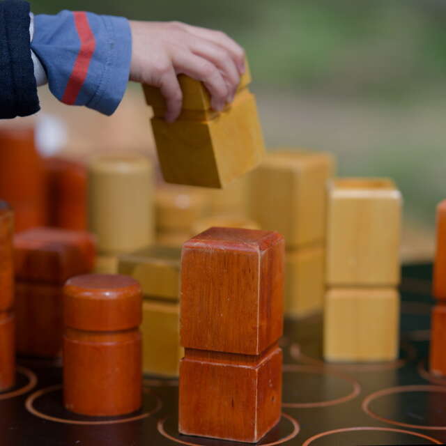 L'été en famille avec Ouest Limousin Tourisme - Atelier jeux géants en bois
