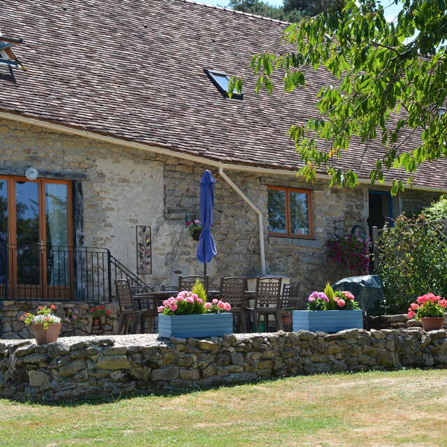 Les Marronniers Gîte "L'aube" 2 / 9 personnes