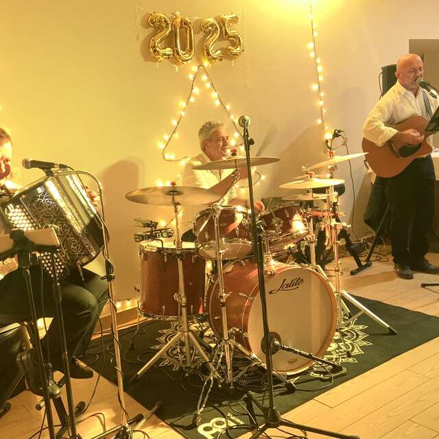 Les visiteurs du soir : Concert de Gulapia