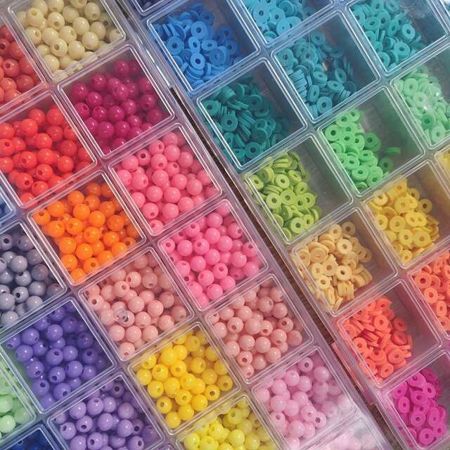 Atelier créatif enfants – Bracelets de perles