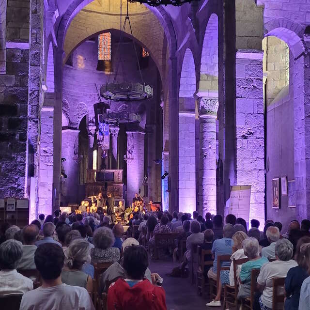 Concert de Noël - Chœur de la maîtrise de l'Instittution Beaupeyrat et chœur universitaire de Limoges